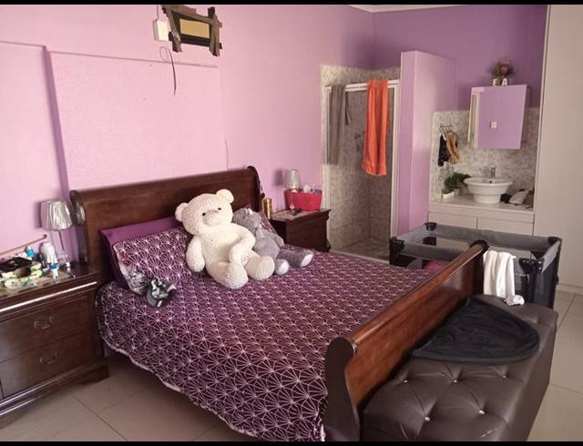 4 BEDROOM HOUSE FOR SALE IN SOPHIATOWN